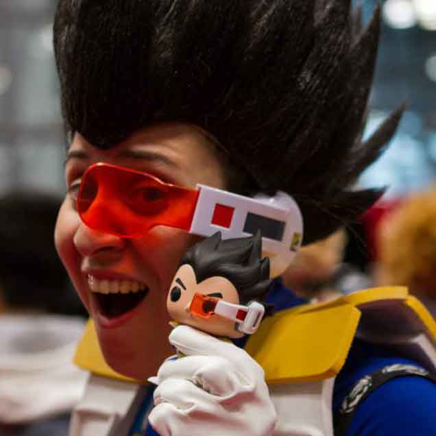 How to Enjoy Comic Con as a Cosplayer's Sidekick - Robin A. Rothman